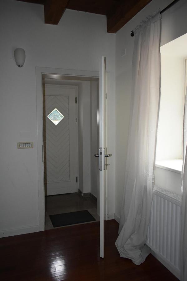 Small House In Vipava Valley Bagian luar foto