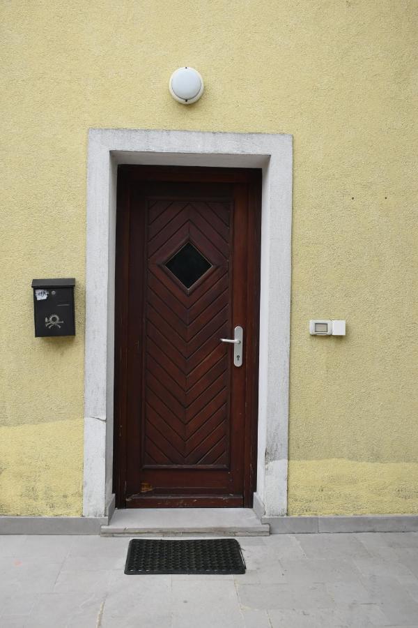 Small House In Vipava Valley Bagian luar foto