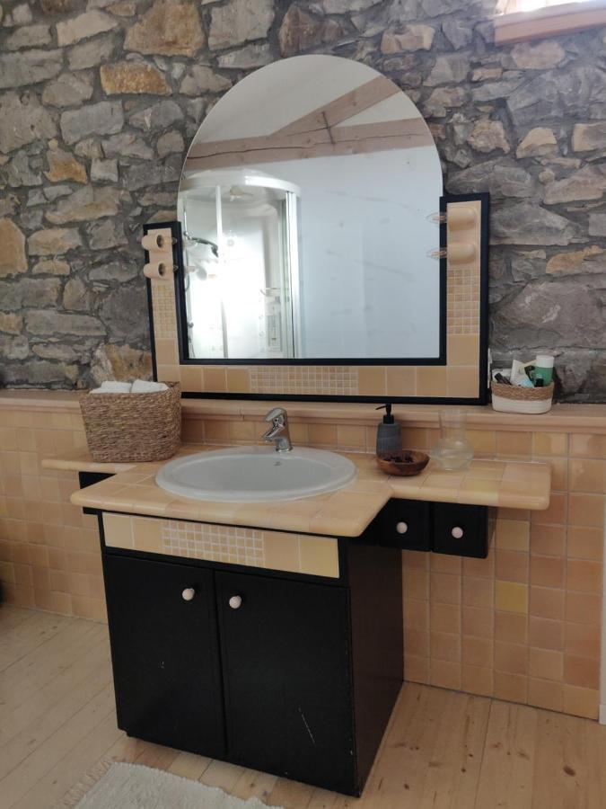 Small House In Vipava Valley Bagian luar foto